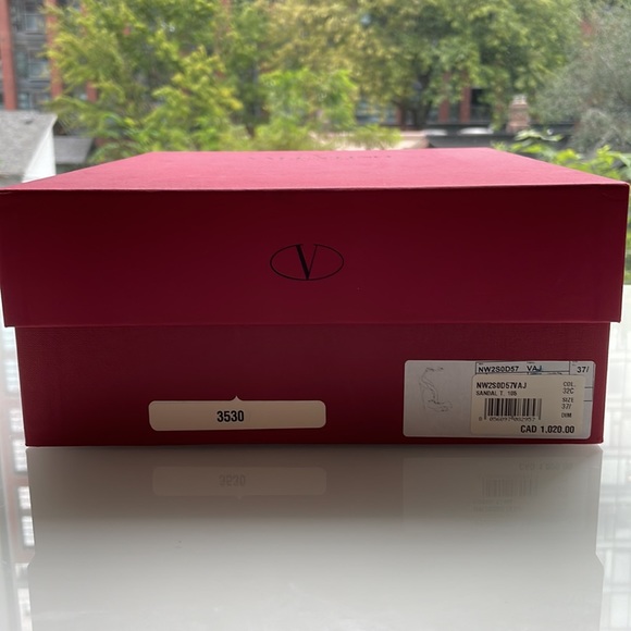 Valentino Garavani Pink Velvet Bow High Heel Sandals in Size 37.5! - Picture 10 of 11